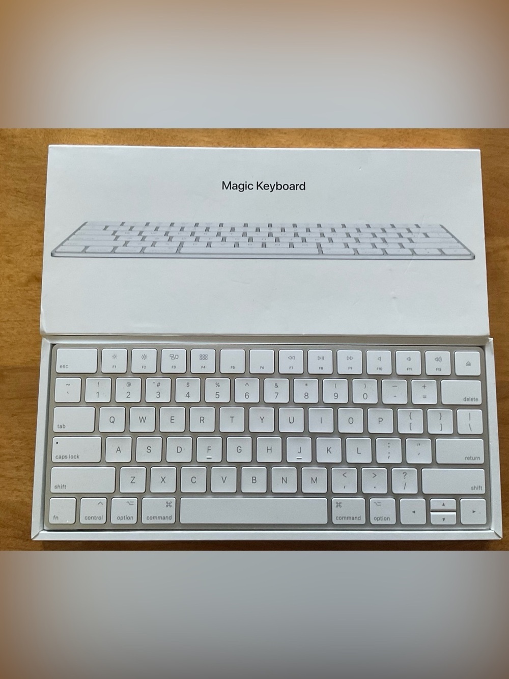 Apple Magic Keyboard 2 in White and Silver Aluminum